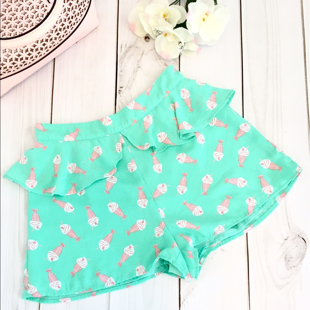 Novelty Print And Ruffle Details Short